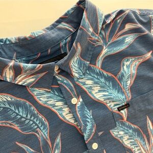 O’Neill TRVLR UPF Traverse Relaxed Fit Shirt XL Indigo Tropical Leaves